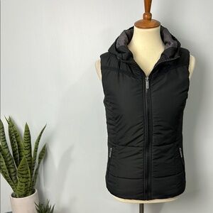 Bench Urbanwear Hooded Puffer Vest Size Small